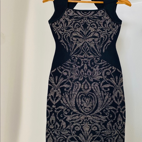 Gold embroidered dress from marciano collection. - Picture 7 of 9